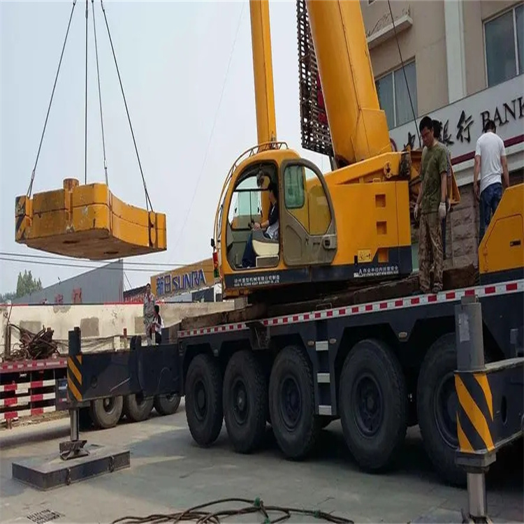 章丘当地吊车出租|机器吊装|75吨|工厂搬迁服务